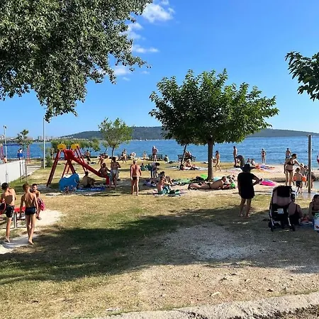 Kalliope, 200m Sea Kastela