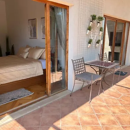 Appartement Kalliope, 200m Sea Kaštela