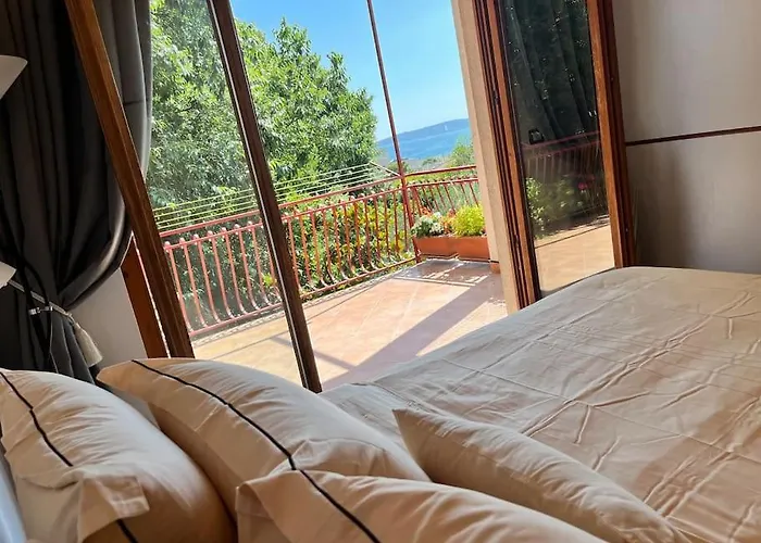 Kalliope, 200m Sea Daire Kastela